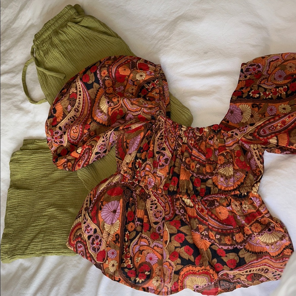 Billabong Puffed Sleeve Top